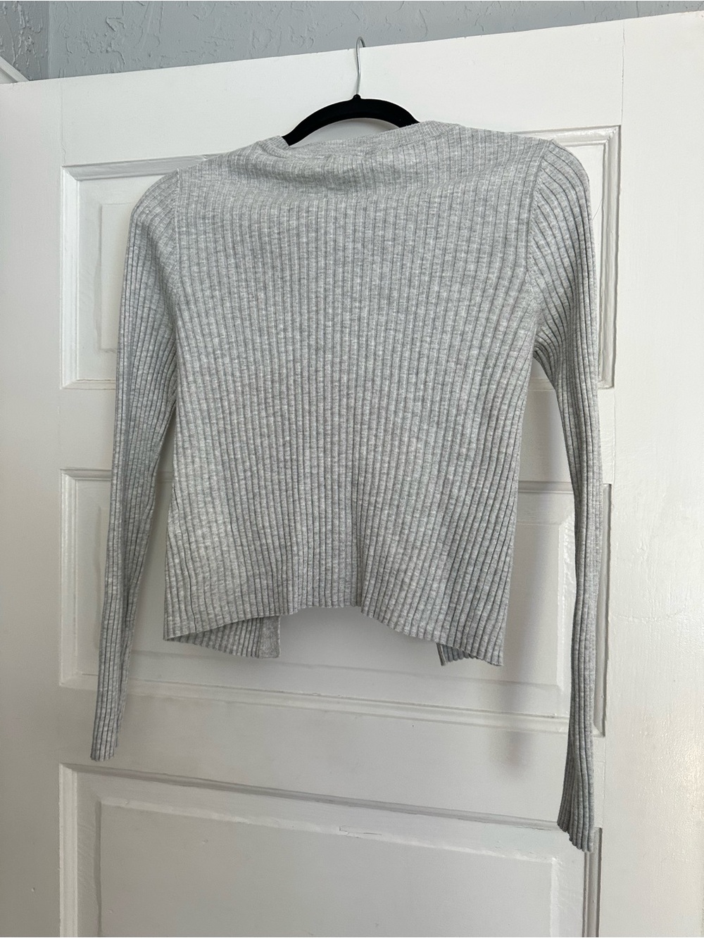Leith Light Gray Ribbed Button-Front Cardigan - Picture 2 of 3